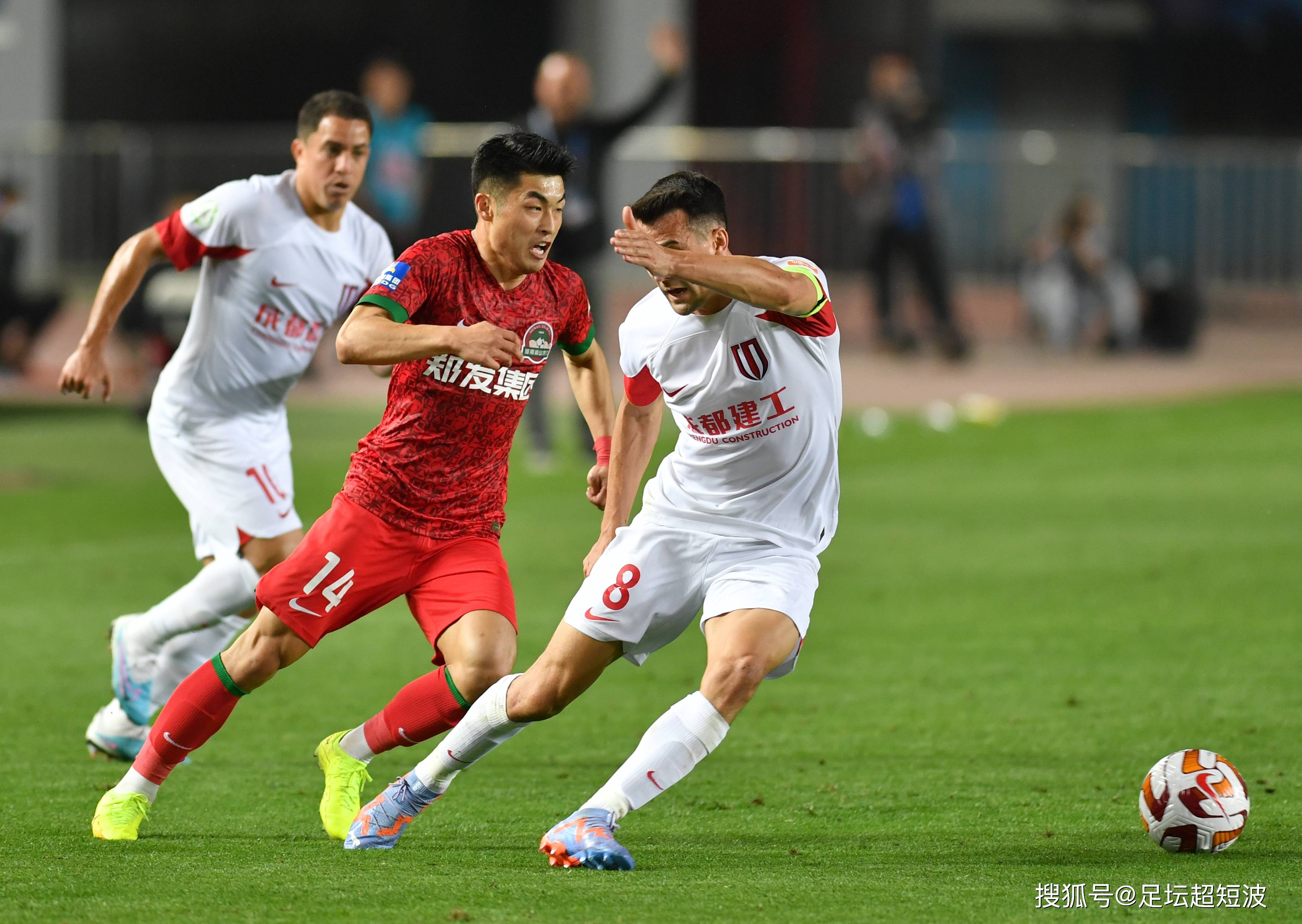 但她始终以 但她始终以